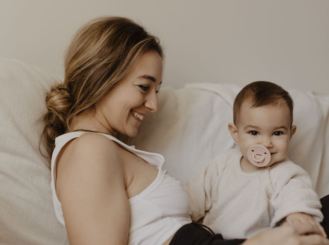 When and How to Introduce a Pacifier - Élhée