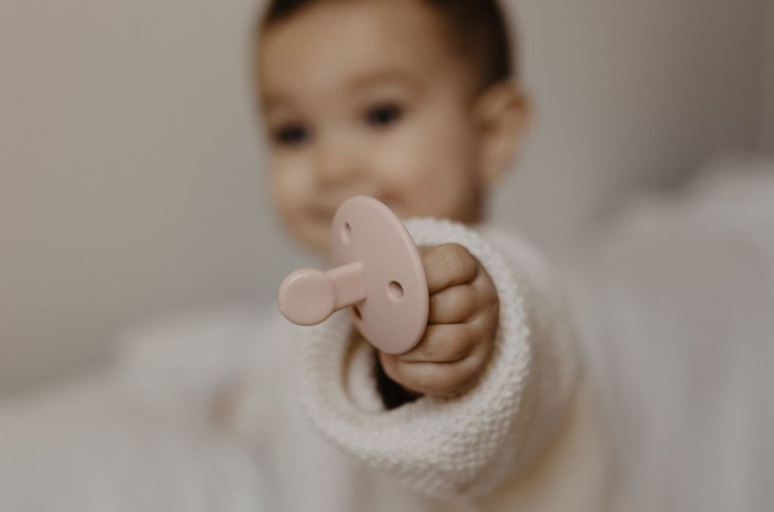 Dental Gap Prevention: Choosing Physiological Pacifiers - Élhée
