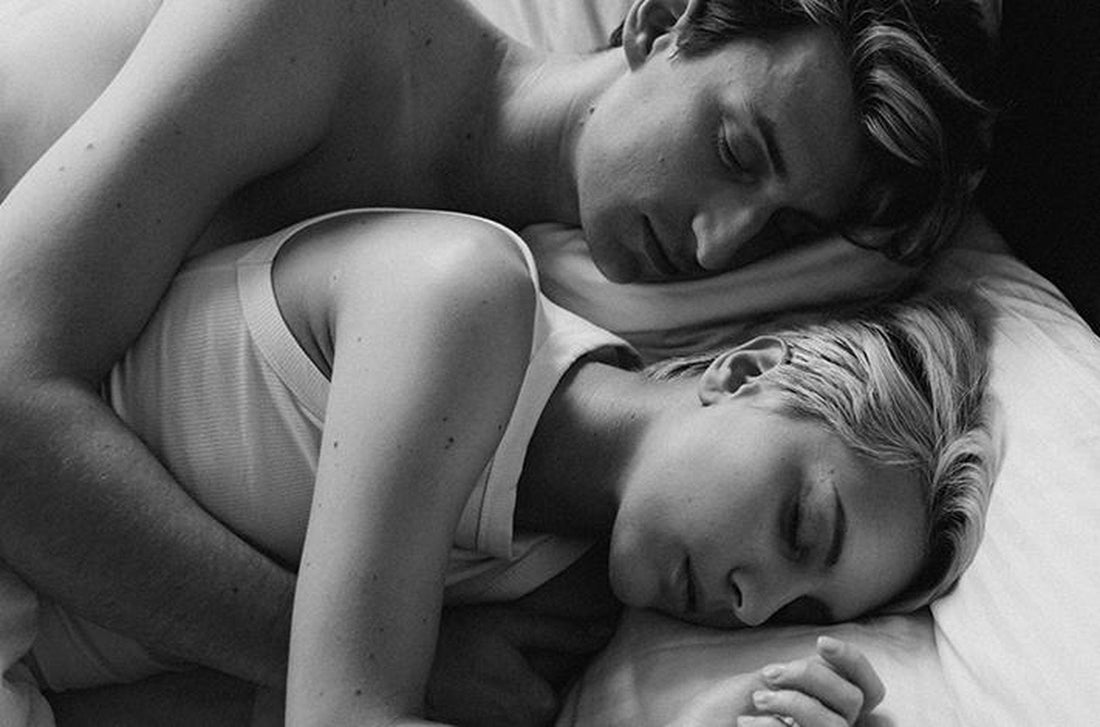 From Couple to Parents: Balancing Family and Intimacy - Élhée