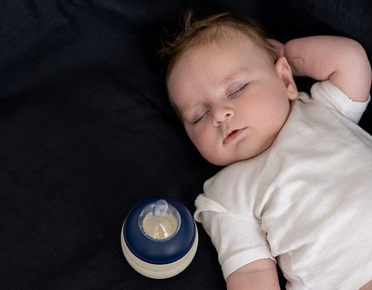 Should You Wake Your Baby to Feed? - Élhée