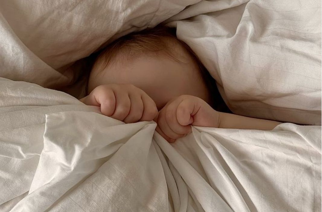 Baby Sleep in Summer: Should You Adapt Their Routine? - Élhée