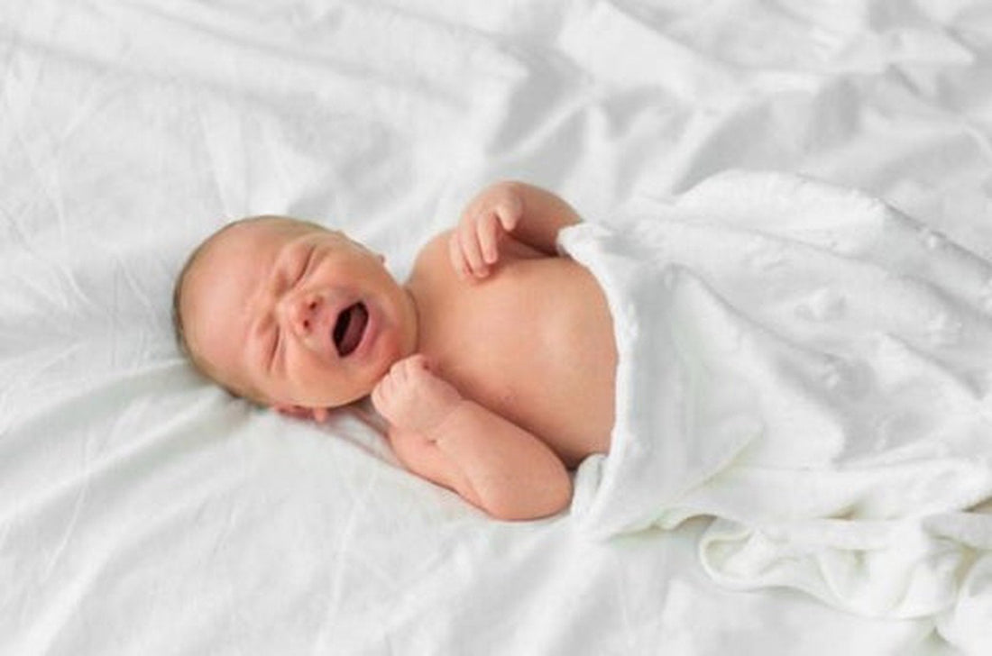 Baby Colic: How to Soothe Naturally - Élhée