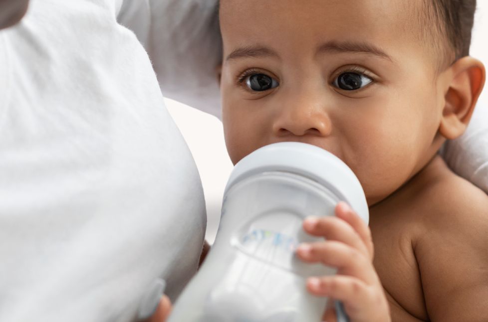 Why Plastic Bottles Will Soon Be Banned in Daycare - Élhée