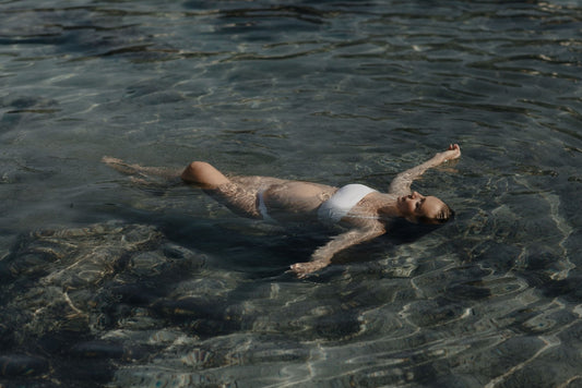 Packing a Summer Maternity Bag: The Art of Keeping It Simple - Élhée