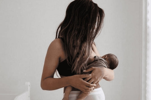 Baby’s Milk Feedings: When and How to Space Out - Élhée