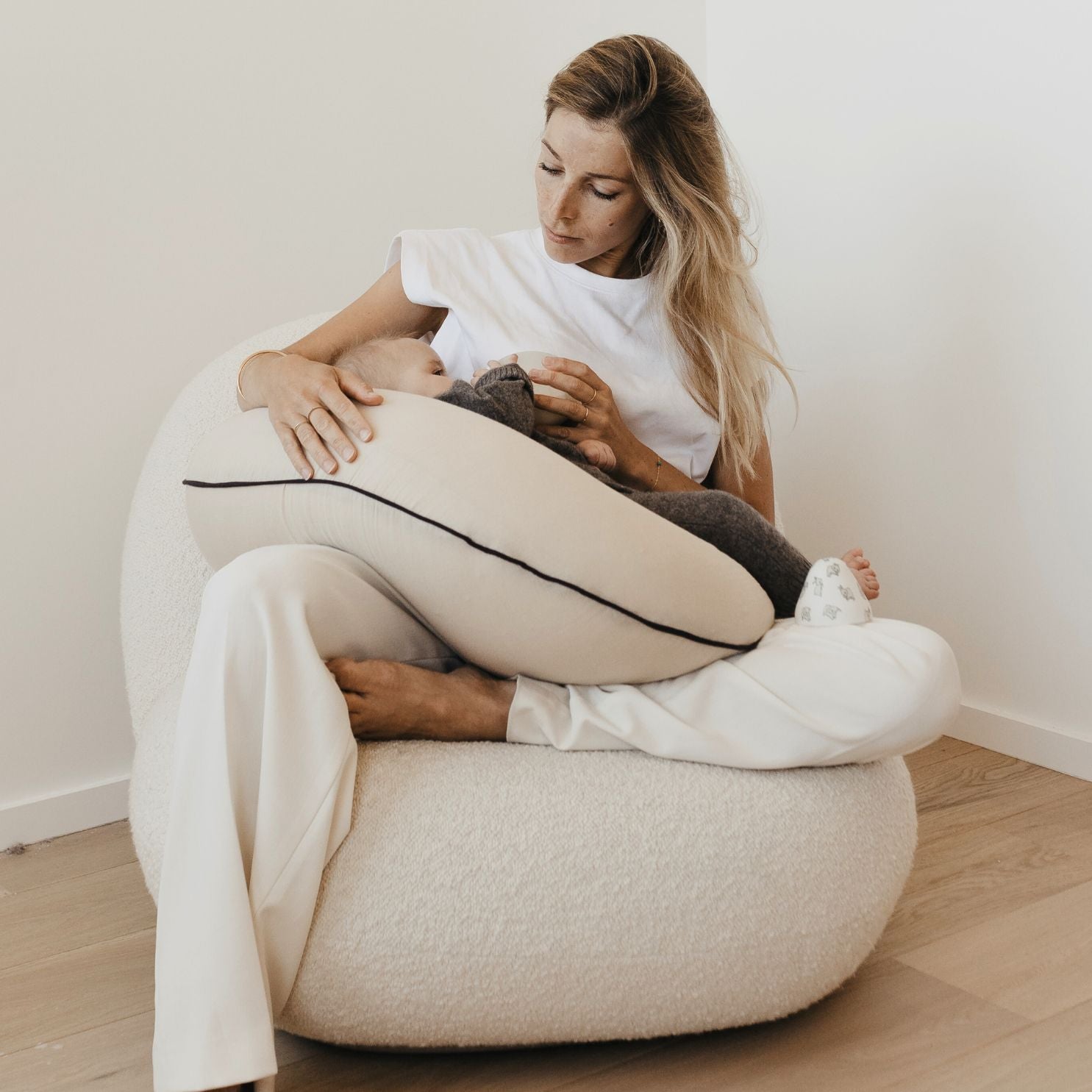 Coussin d'allaitement "Moon" | That's Mine "Sand" - Élhée